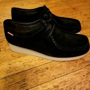 Clark's Wallabies NWOT